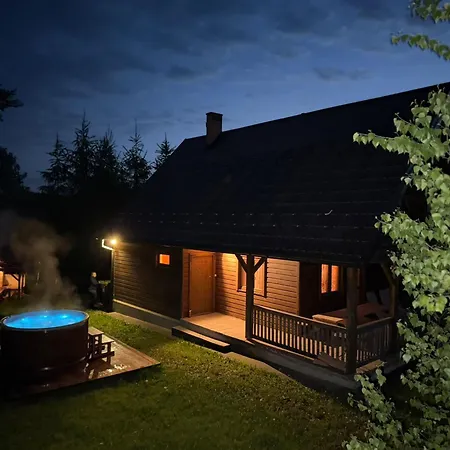 W Gorach Z Jacuzzi, Balia I Basenem Tatil Evi Nowica