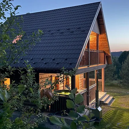 Domek w górach z jacuzzi, balią i basenem Casa de Férias Nowica