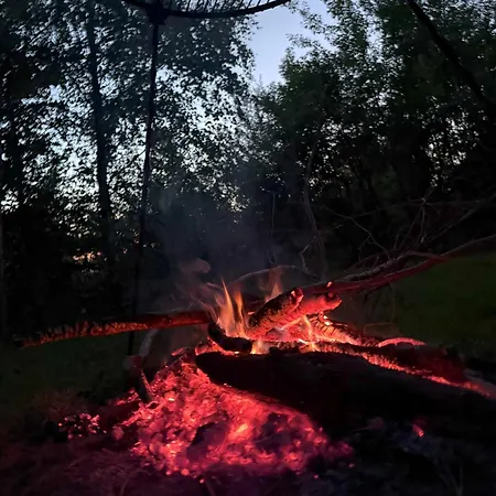 Tatil Evi W Gorach Z Jacuzzi, Balia I Basenem Nowica