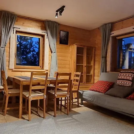 Tatil Evi W Gorach Z Jacuzzi, Balia I Basenem Nowica