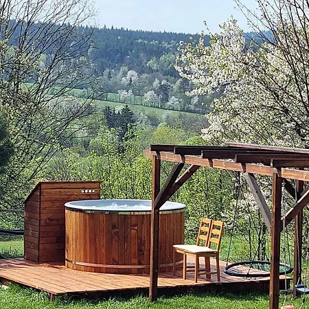 Domek w górach z jacuzzi, balią i basenem Casa de Férias *