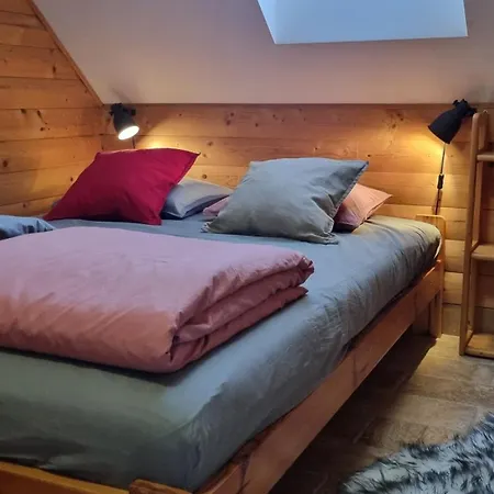 Domek w górach z jacuzzi, balią i basenem Casa de Férias *