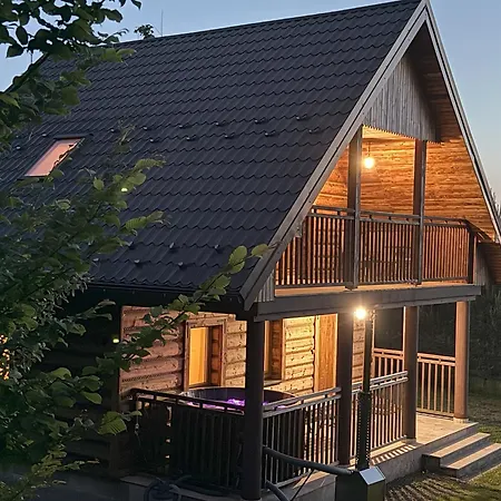 Domek w górach z jacuzzi, balią i basenem Casa de Férias *