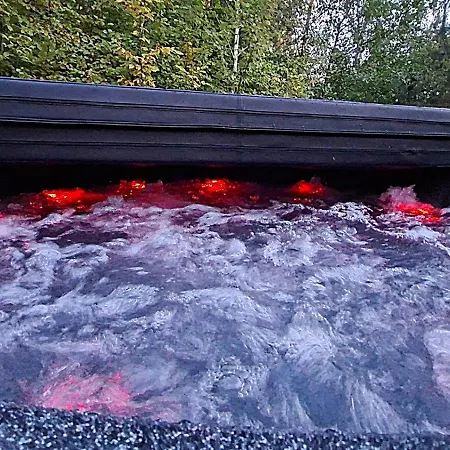 W Gorach Z Jacuzzi, Balia I Basenem Nowica